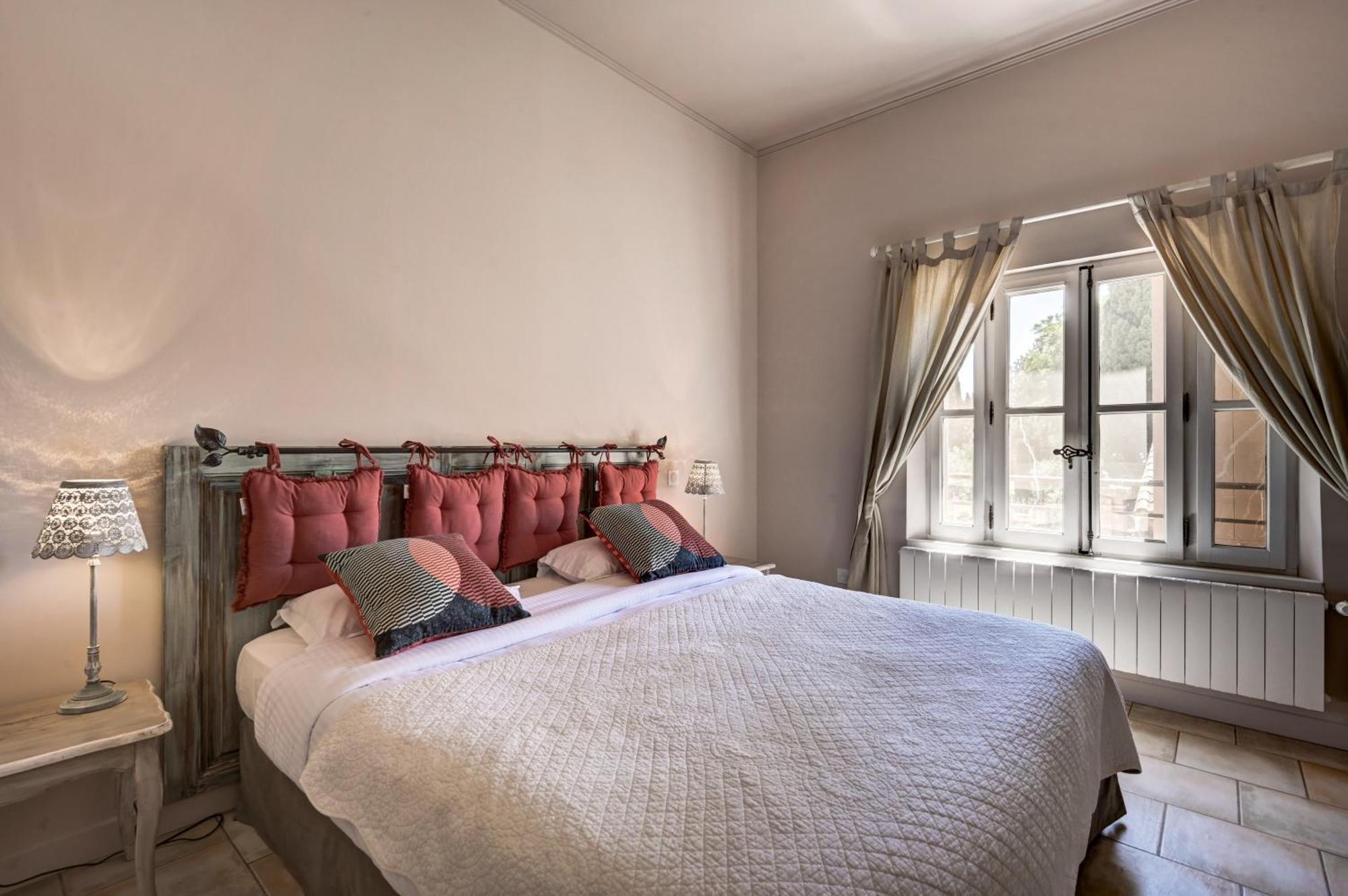 Mas Des Comtes De Provence Hotell Tarascon Exteriör bild