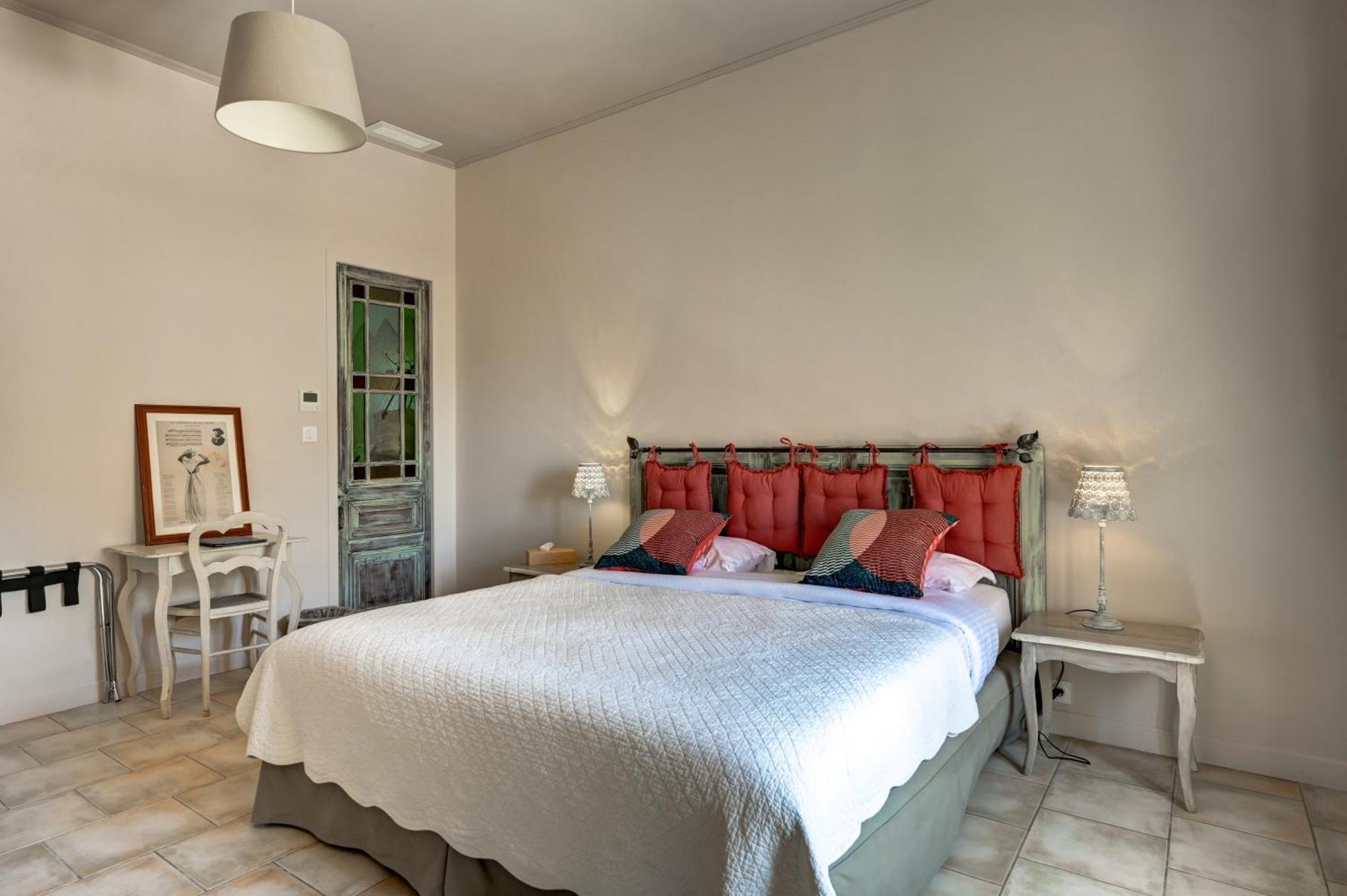 Mas Des Comtes De Provence Hotell Tarascon Exteriör bild